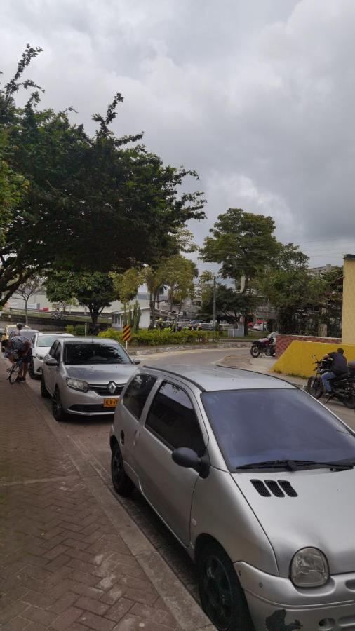 Отель Edificio Niza80 Ibague, Acceso Digital Cerca Parque Deportivo Экстерьер фото